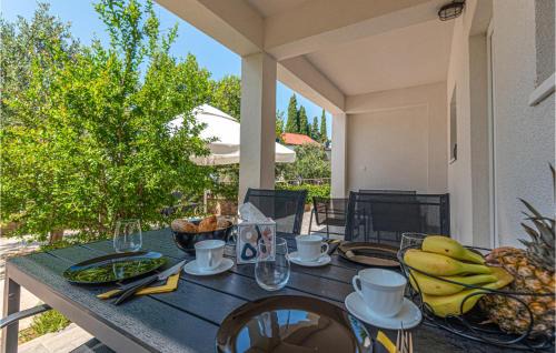 Oklaj Apartment | 2 Bedroom Cozy Apartment In Zaboric