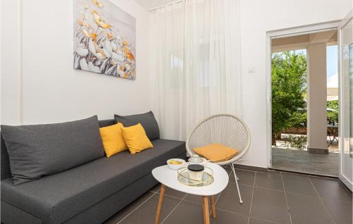Oklaj Apartment | 2 Bedroom Cozy Apartment In Zaboric