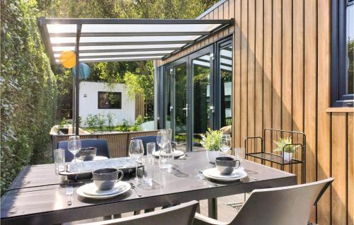 Heinkenszand House | 2 Bedroom Cozy Home In Heinkenszand