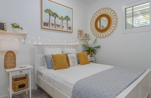 Casuarina Apartment | 2 Bedroom Delight in the heart of Casuarina!