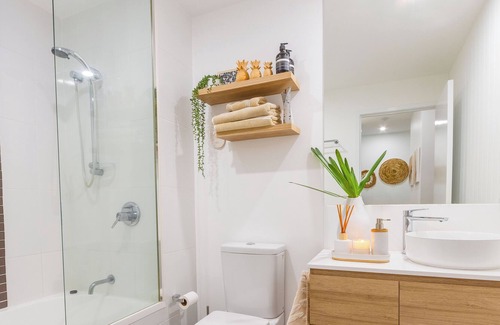 Casuarina Apartment | 2 Bedroom Delight in the heart of Casuarina!