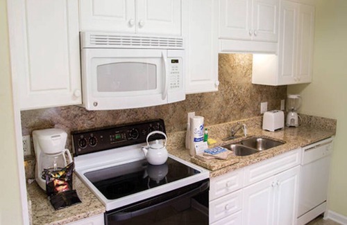 Surfside Beach Resort | 2 Bedroom Deluxe in Surfside Beach, Near Golf Courses!