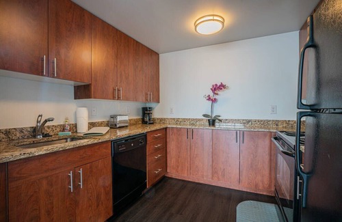 Downtown West Apartment | 2 Bedroom Fully Furnished Apartment in Baltimore Downtown