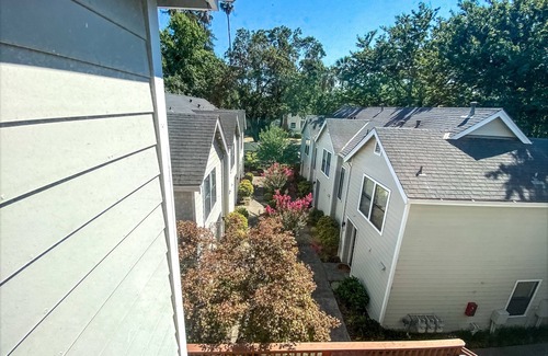 Midtown Sacramento House | 2 Bedroom Garden Townhouse in Midtown Sacramento