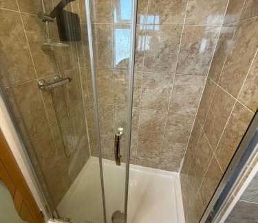 Llanelli House | 2 Bedroom Guest House Near Beach