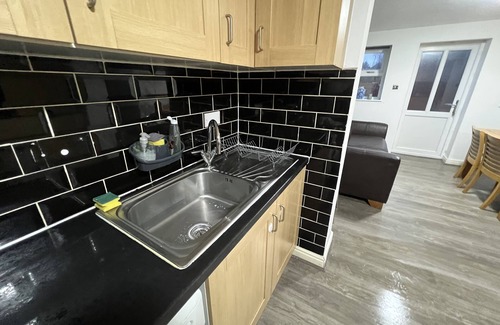 Birmingham House | 2 Bedroom House Pristine and Comfortable
