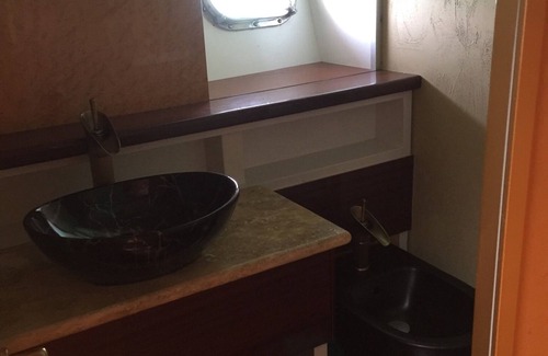 Lido di Ostia Boat Rental | 2 Bedroom Houseboat in Lido di Ostia
