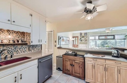 Newlands House | 2-Bedroom in Newlands with Secret Garden & Suite