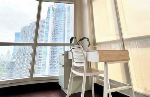 Highway Hills Apartment | 2-Bedroom Loft Near Shangrila & SM Megamall