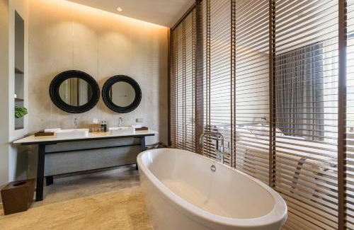 Mu Si Apartment | 2 Bedroom Luxury Pool Penthouse at ATTA