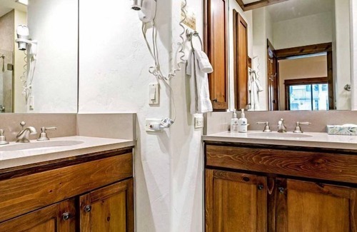 Vail Apartment | 2 Bedroom Mountain Vacation Rental in the Heart of Vail Village
