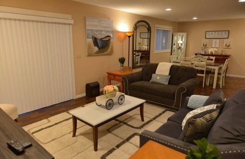 Forest Lake Apartment | 2 Bedroom Oasis! Mother in-Law Apt Forest Lake, MN