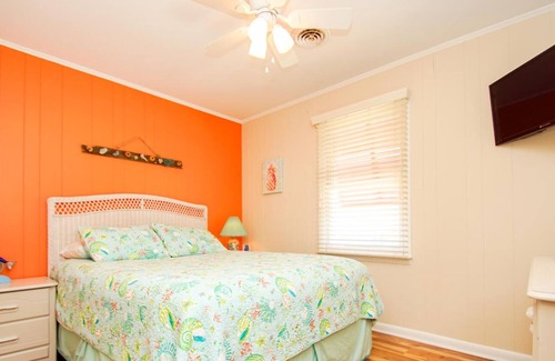 Long Beach Villa | 2 bedroom second row unit, across from beach, saltwater pool