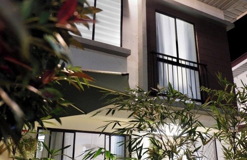 San Pablo House | 2-bedroom stylish house in peaceful San Pablo City with WiFi, AC & Full Kitchen