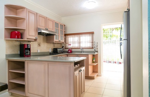 Kingston House | 2 Bedroom Townhouse at Surbiton Square