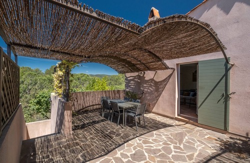 La Motte House | 2-BEDROOM TOWNHOUSE WITH GARDEN (N°330)