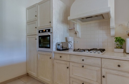 La Motte House | 2 BEDROOM TOWNHOUSE WITH GARDEN (N°507)