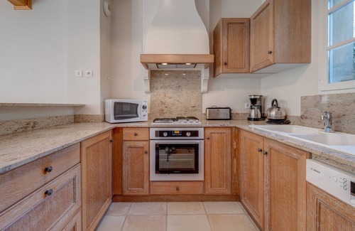 La Motte House | 2 BEDROOM TOWNHOUSE WITH GARDEN (N°532)