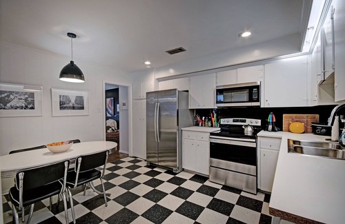 Fondren House | 2 Bedroom Unit Near Everything in Fondren Jackson