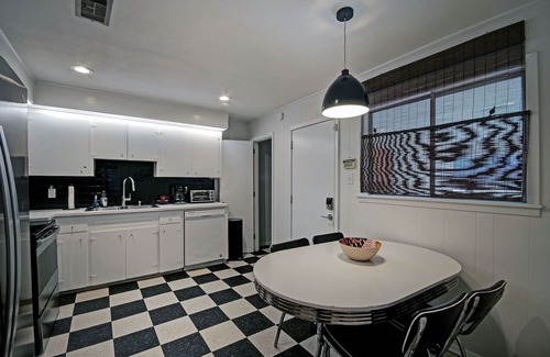 Fondren House | 2 Bedroom Unit Near Everything in Fondren Jackson