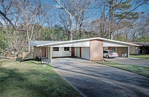 Fondren House | 2 Bedroom Unit Near Everything in Fondren Jackson
