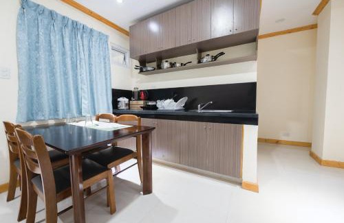 Baguio Apartment | 2 Bedroom Unit with Breakfast for 2 Pax