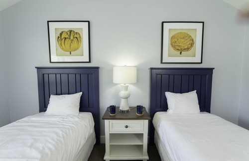 Lackey Resort | 2 bedroom within minutes of all Williamsburg has to offer!