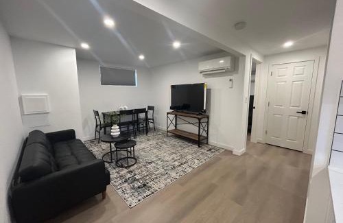 North Beacon Hill Apartment | 2 bedrooms and Studio near Downtown, Airport, stadiums, light rail