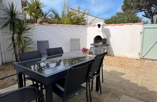 Saint-Maurice-la-Souterraine House | 2 Bedrooms Private Vacation Home In Le Bois-Plage-En-Ré