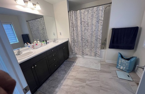 Pickering House | 2 Bedrooms in a Charming home for rent in a peaceful community in Pickering