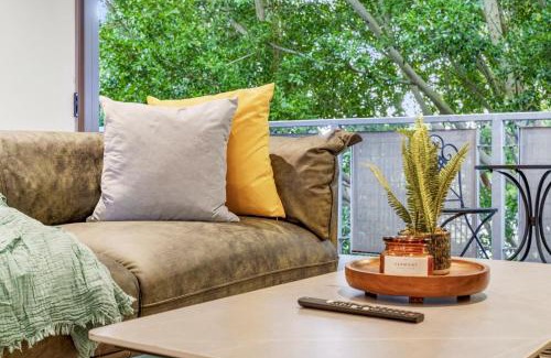 Newtown Apartment | 2 Beds near Newtown Station