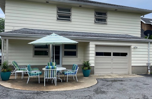Spring Lake House | 2 Block walk to the beach.