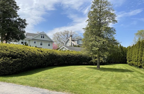 Spring Lake House | 2 Block walk to the beach.