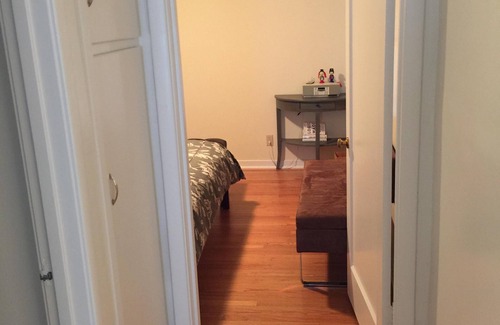 East Sacramento House | 2 BR/1 Bath East Sac Guest House Near Downtown & Midtown