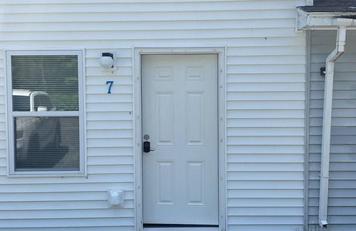 Ellsworth Apartment | 2 BR 1 Bath w/Full Kitchen Large Apartment in enjoyable Ellsworth with AC, WiFi