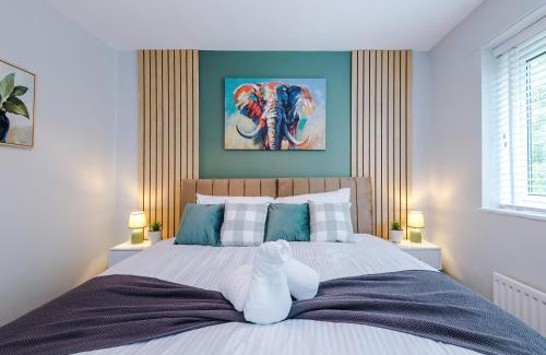Broadheath House | 2 BR House By Eason Stays Short Lets & Serviced Accommodation Wythenshawe With Free Parking