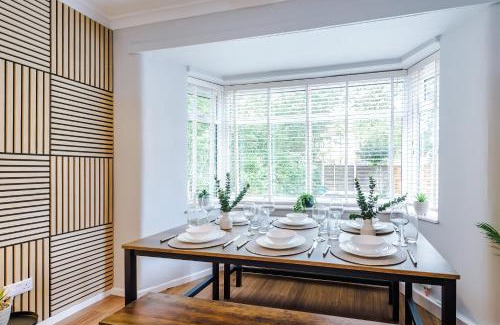 Broadheath House | 2 BR House By Eason Stays Short Lets & Serviced Accommodation Wythenshawe With Free Parking
