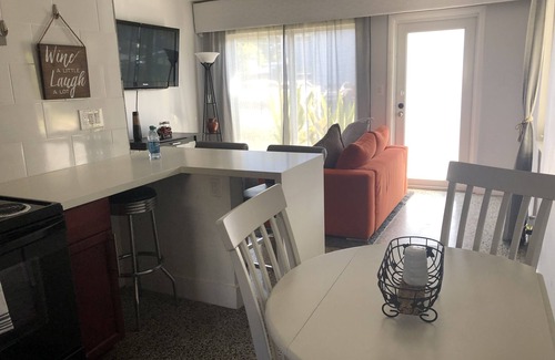 Harbordale House | 2 BR house, Great Location!