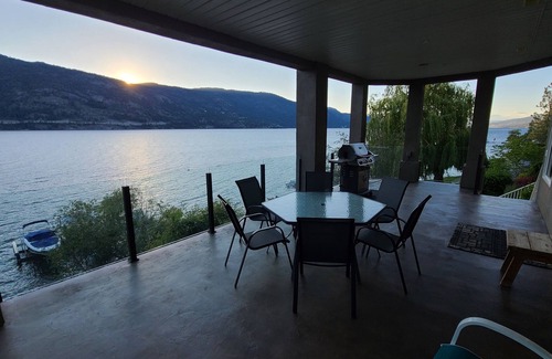 Central Okanagan House | 2 BR Lakefront suite on Okanagan Lake With Private deck, dock, boat lift.