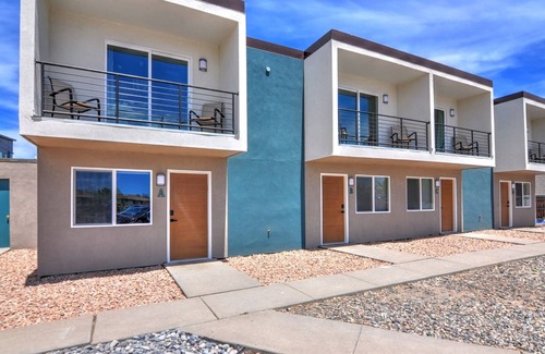 Grand Junction House | 2 BR Townhome, Free WiFi, Parking & Laundry. Pets Welcome