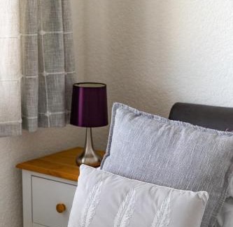 Newquay Apartment | 2 Chatsworth Riverscape Apartments - Peaceful apartment in great location with free parking overlooking the Gannel just a short walk from Newquays incredible beaches and local amenities