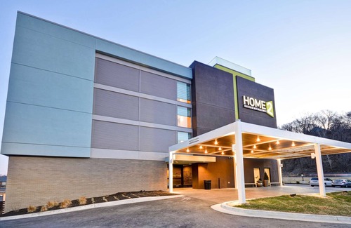 Rosedale Apartment | 2 Connecting Suites at a Hotel