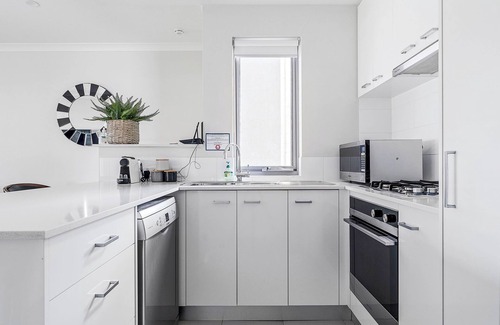Cloverdale Apartment | 2 Conveniently Quiet Cloverdale 2BR 2BA Parking