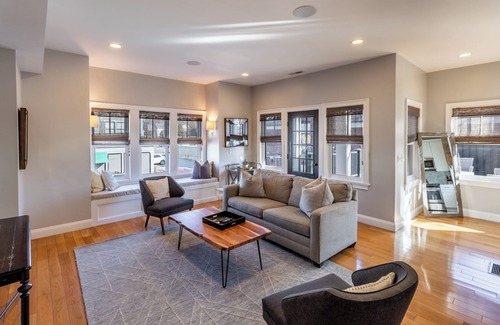 Fifth Ward Condo | 2 Decks for Entertaining, Walk To Town and Harbor