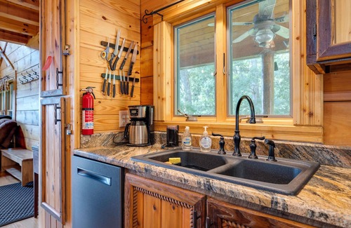 Luray Cabin | 2 Family Log Cabin ❃ A+ Vistas ❃ Sauna ❃ Starlink ❃ 15 miles to National Park