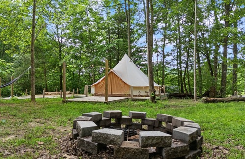 Stanton RV Rental | 2 Glamping Yurts, sleeps 6, in Red River Gorge with Wooded Views & Bathhouse