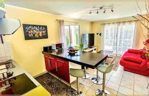 Sussargues Apartment | 2 Logements Indépendants Dans Villa+piscine Jardin