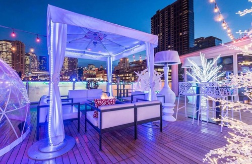 Near North Side Hotel | 2 Luxury Queen with Rooftop Lounge & City Views Near Attractions