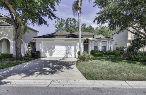 Calabay Parc House | 2 Master Suites ☆ 86" TV☆ Hot Tub☆ In Calabay Parc