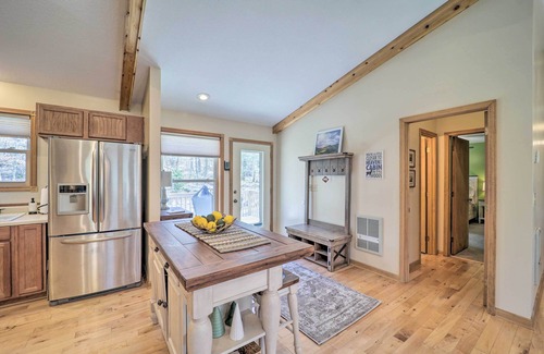 Beech Mountain Cottage | 2 Mi to Beech Mtn: Family Retreat w/Fire Pit